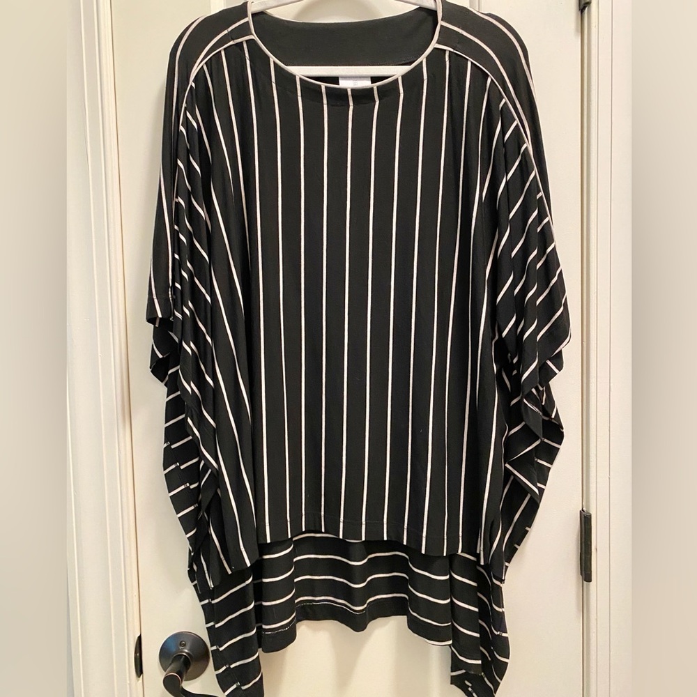 Tess Elliott Studio black & tan stripe poncho style top hi/low hem XL